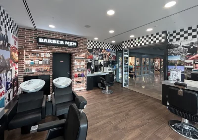 L'aménagement intérieur du salon BARBER MEN à Aubagne : une conception Ergonium.