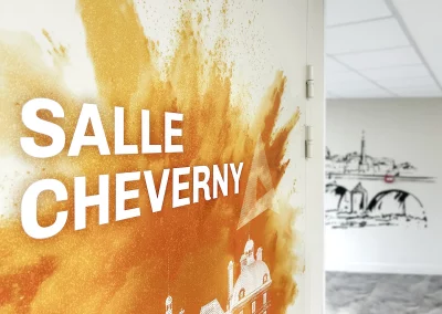 Signalétique graphique de porte “Salle Cheverny”
