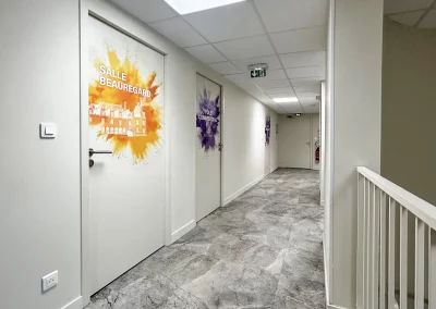 Couloir d’accès aux différentes salles de formation