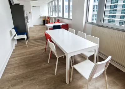 Cloison modulaire installée dans les bureaux Exægis