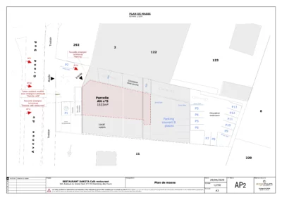 Plan de masse du projet Dakota Café présentant les enseignes, le totem et l'implantation sur la parcelle.